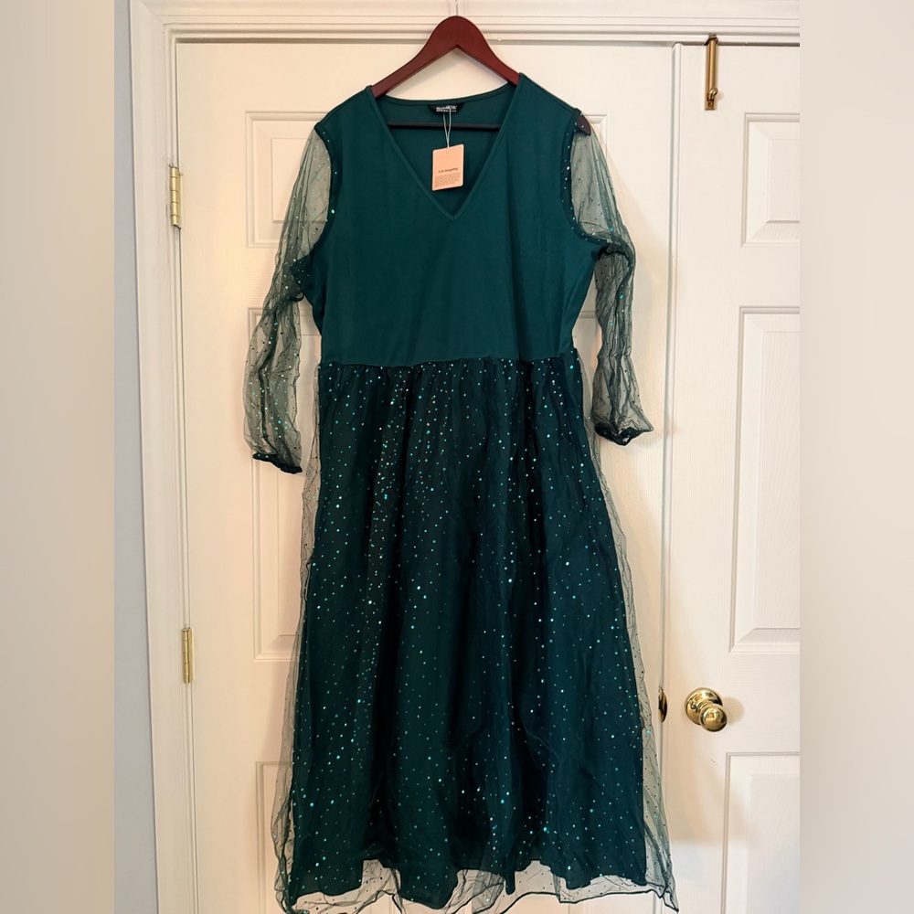 BloomChic green women’s plus size 18-20 Dress with Sparkling Overlay